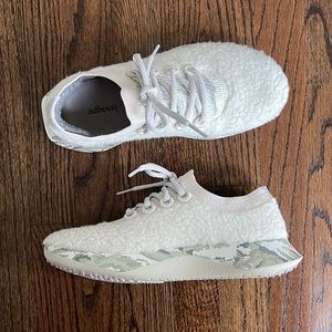 Allbirds Wool Dasher Fluffs. White Sherpa Camo Running Shoes. Women’s Size 8.5.